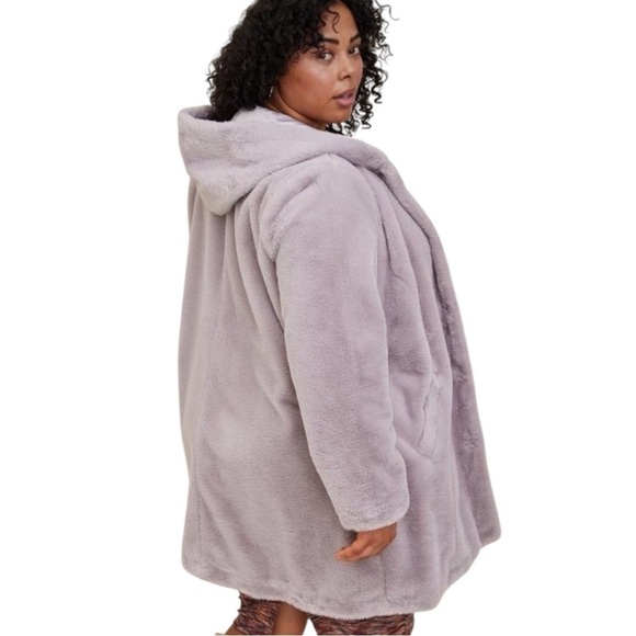 TORRID Plus Faux Fur Trim Jacket in Light Lavender Size 1 - Picture 3 of 11